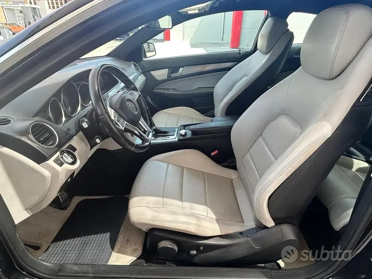 Usata Mercedes C220 AMG 170 CV (125 kW) 2012 Bluazzurro Coupé
