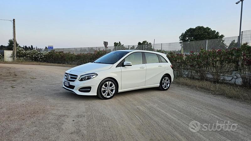 Usata Mercedes B180 2015 Bianco Monovolume