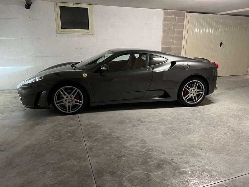 Usata Ferrari F430 489 CV (359 kW) 2007 Grigio Coupé