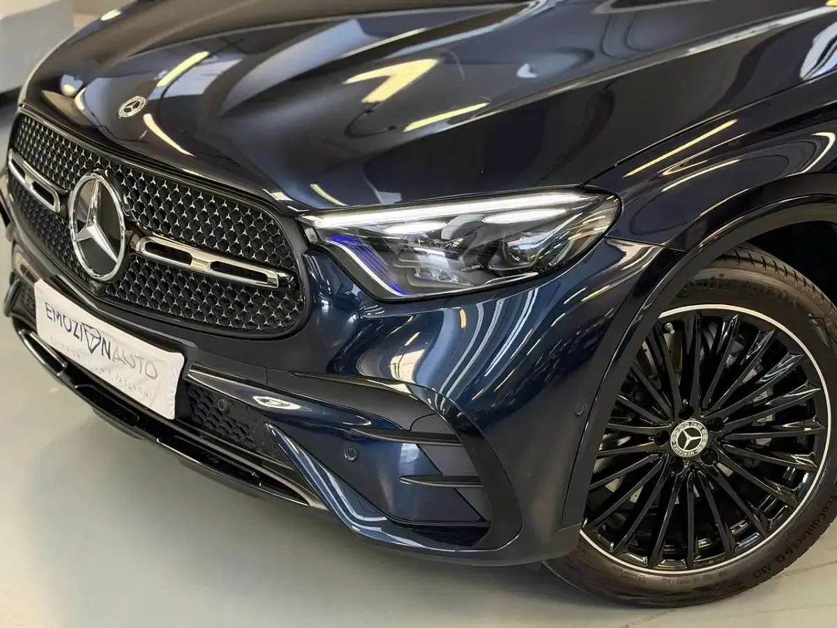 Usata Mercedes GLC400d 252 CV (185 kW) 2023 Nautic blue metallic SUV