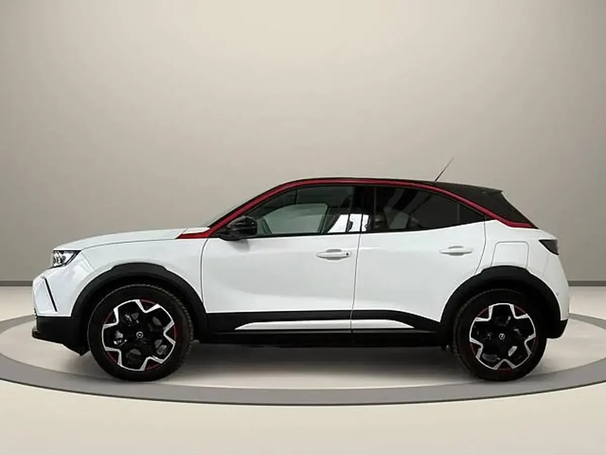 Usata Opel Mokka-e GS Line 100 kW (136 CV) 2021 Bianco / pastello SUV