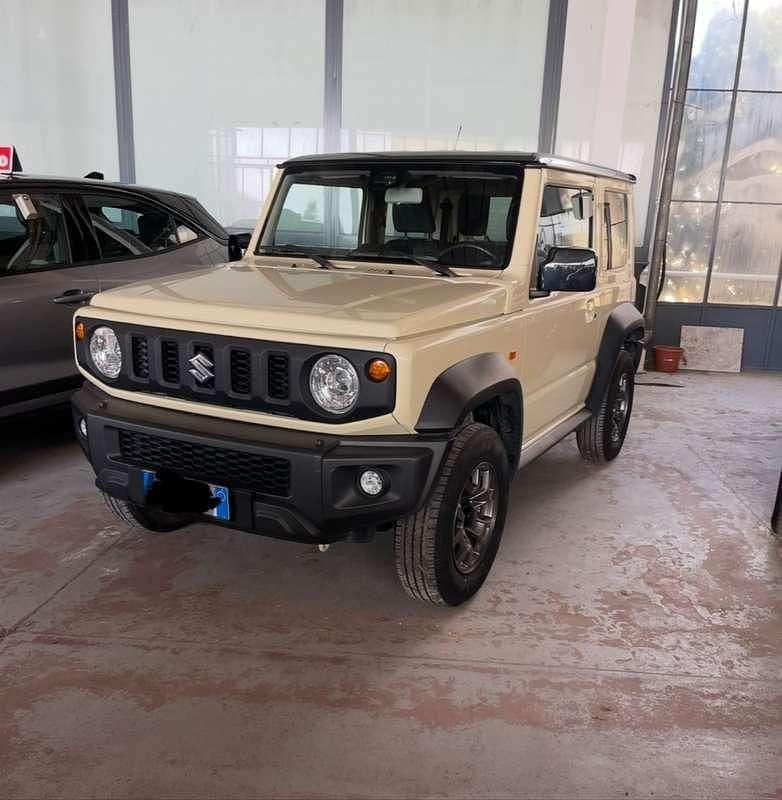 Usata Suzuki Jimny 102 CV (75 kW) 2019 Beige SUV