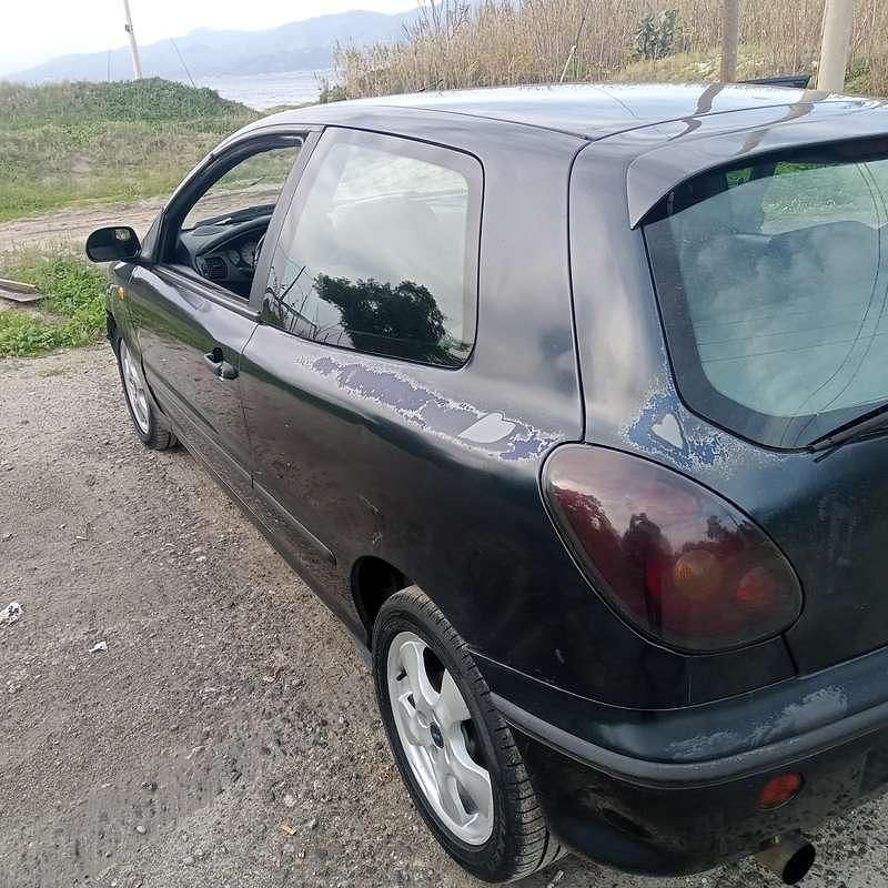 Usata Fiat Bravo 105 CV (77 kW) 2000 Nero Utilitaria