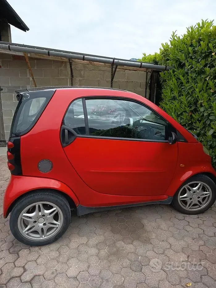 Usata Smart ForFour 75 CV (55 kW) 2004 Rosso Utilitaria
