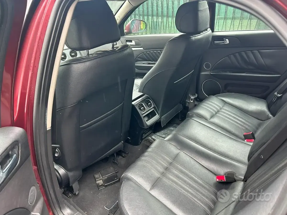 Usata Alfa Romeo 159 200 CV (147 kW) 2006 Rosso Berlina