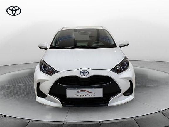 Usata Toyota Yaris Hybrid Active 116 CV (85 kW) 2024 Bianco Berlina