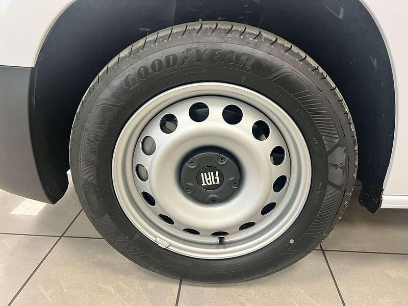 Nuova Fiat Doblò 102 CV (75 kW) 2025 Nero Monovolume