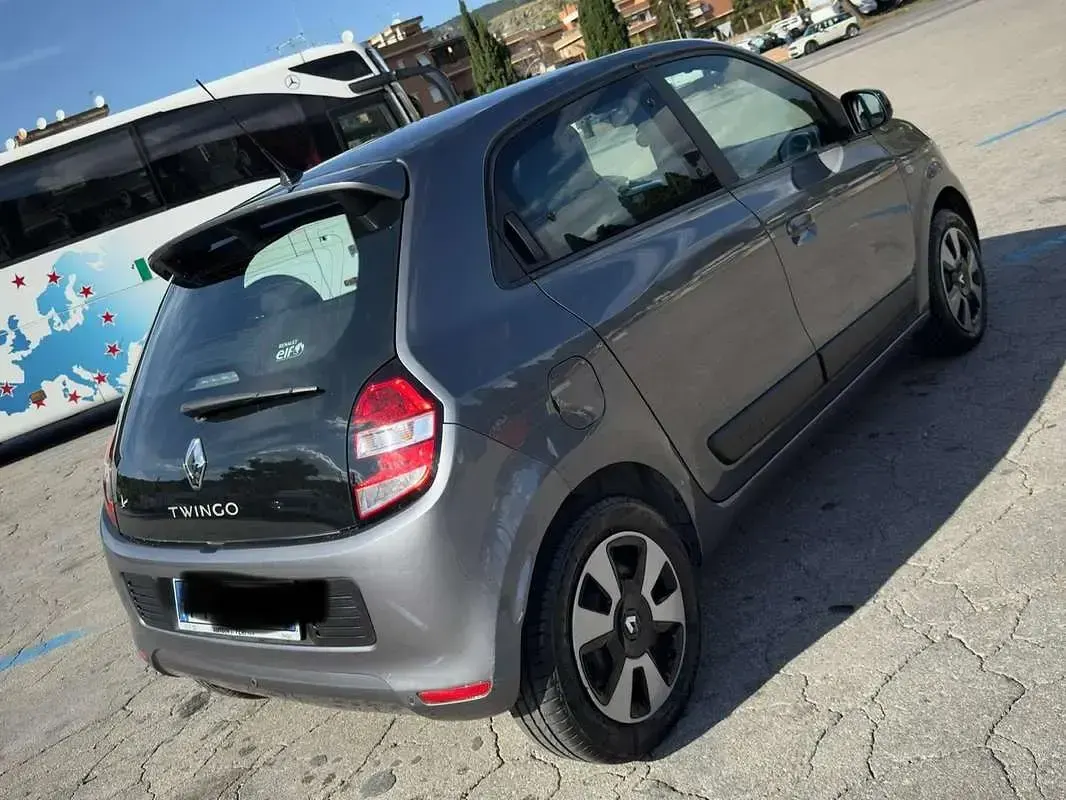 Usata Renault Twingo SE 69 CV (50 kW) 2018 Argento Utilitaria