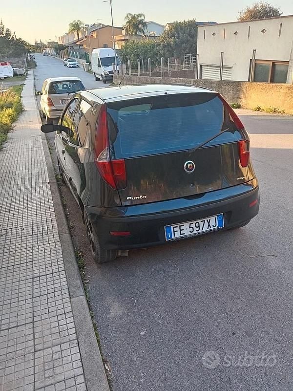 Usata Fiat Punto 69 CV (50 kW) 2006 Nero Utilitaria