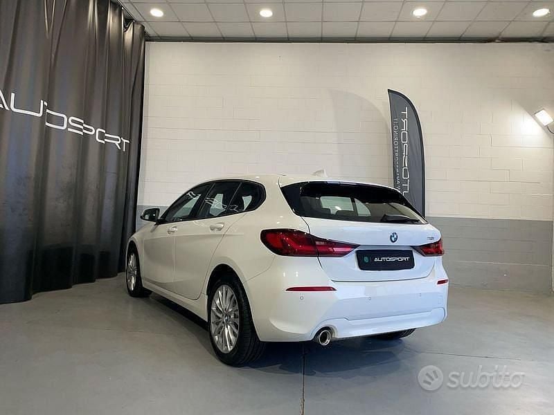 Usata BMW 118 Advantage 140 CV (102 kW) 2022 Bianco Utilitaria