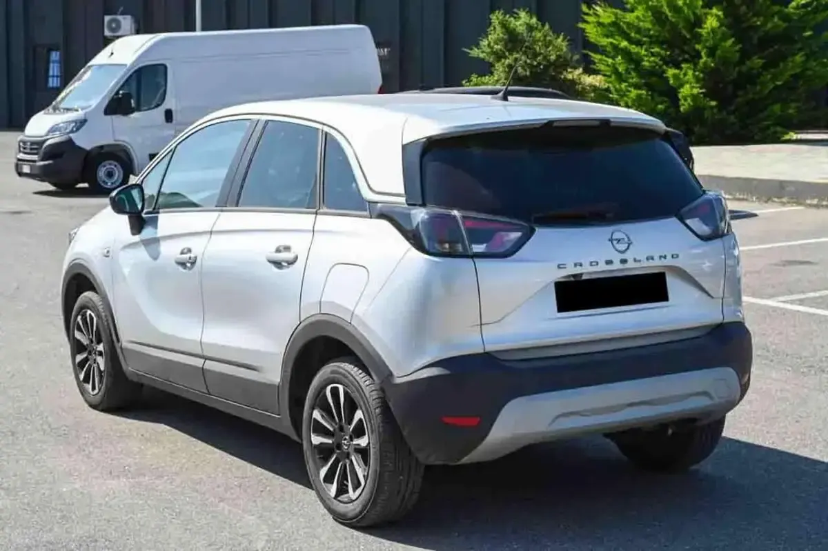 Usata Opel Crossland Business 110 CV (80 kW) 2023 Grigio SUV