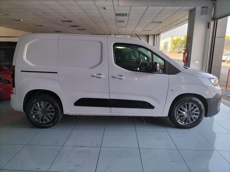 Usata Citroën e-Berlingo 61 kW (84 CV) 2024 Bianco Monovolume