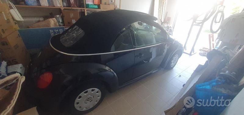 Usata VW New Beetle 75 CV (55 kW) 2003 Nero Utilitaria