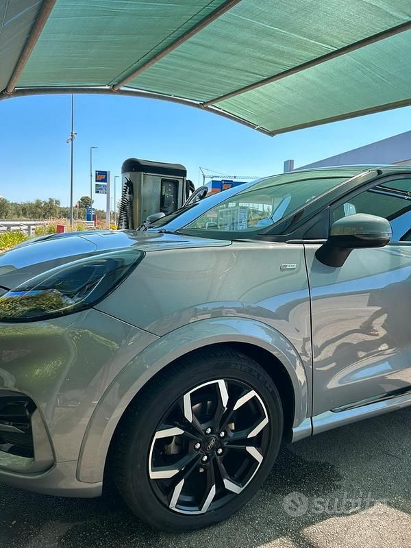 Usata Ford Puma ST-Line 125 CV (91 kW) 2020 Grigio SUV
