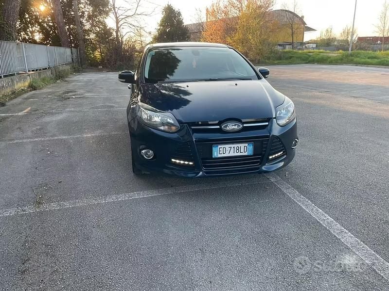 Usata Ford Focus 115 CV (84 kW) 2011 Blu Berlina