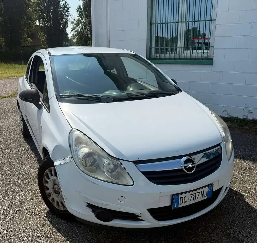 Usata Opel Corsavan 75 CV (55 kW) 2007 Bianco Utilitaria