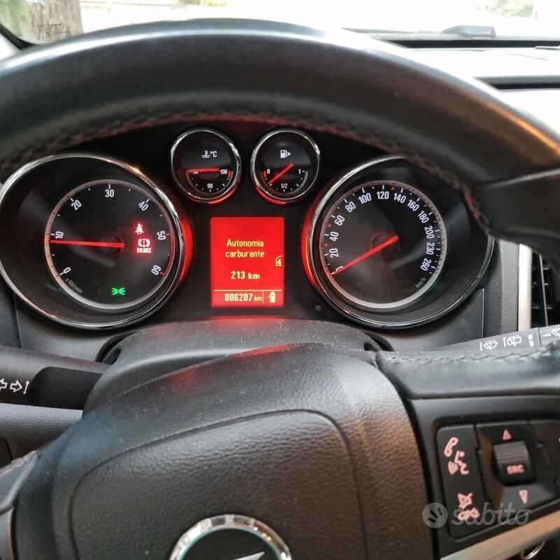 Usata Opel Astra 60 CV (44 kW) 2012 Grigio Station wagon