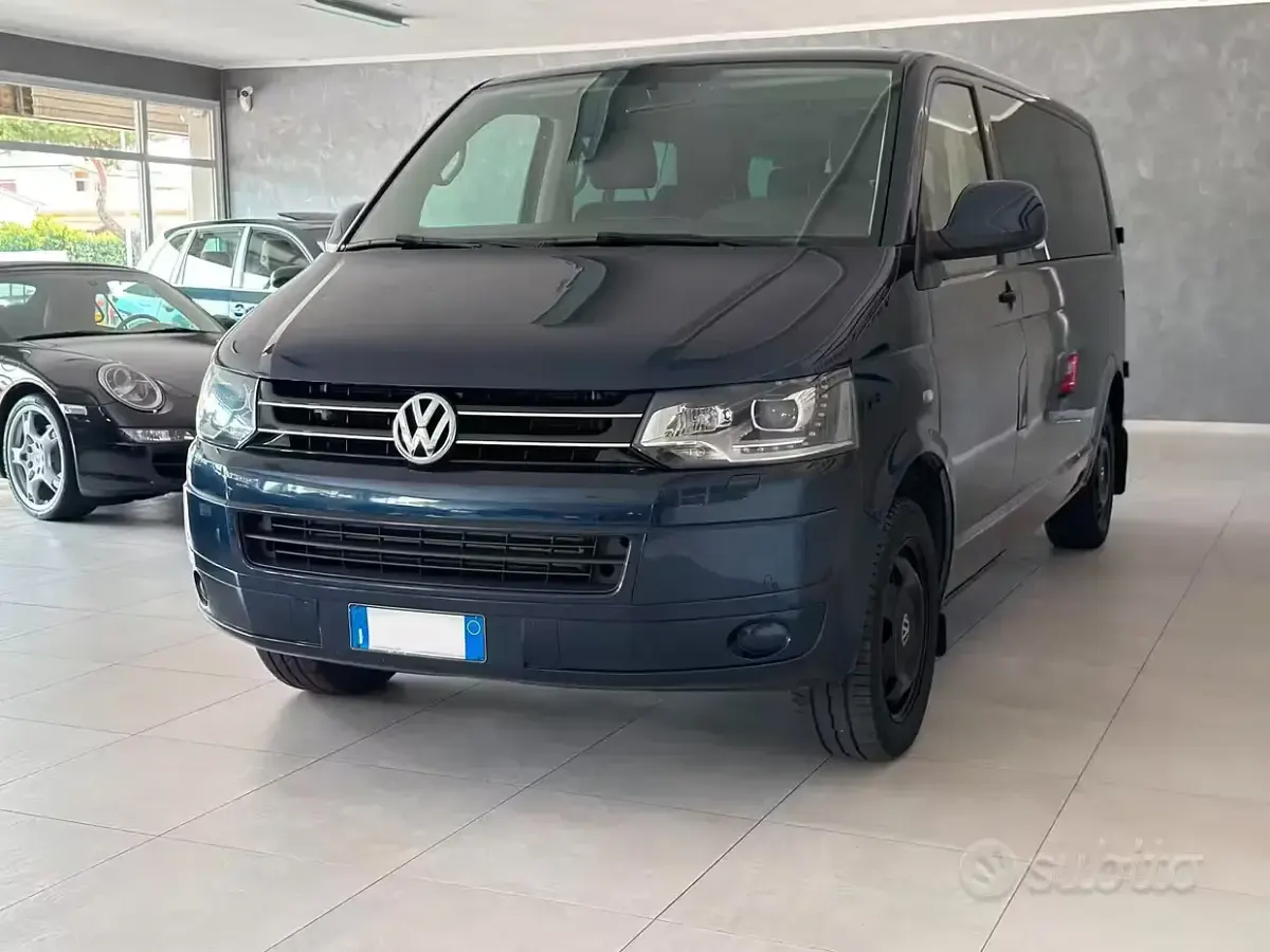 Usata VW Caravelle 180 CV (132 kW) 2014 Grigio Furgone