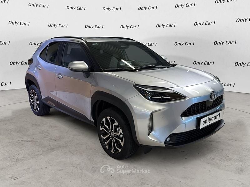 Grigio Nuova 2025 Toyota Yaris Cross Trend SUV | 27.350 € (Buon prezzo) - Immagine 1/4