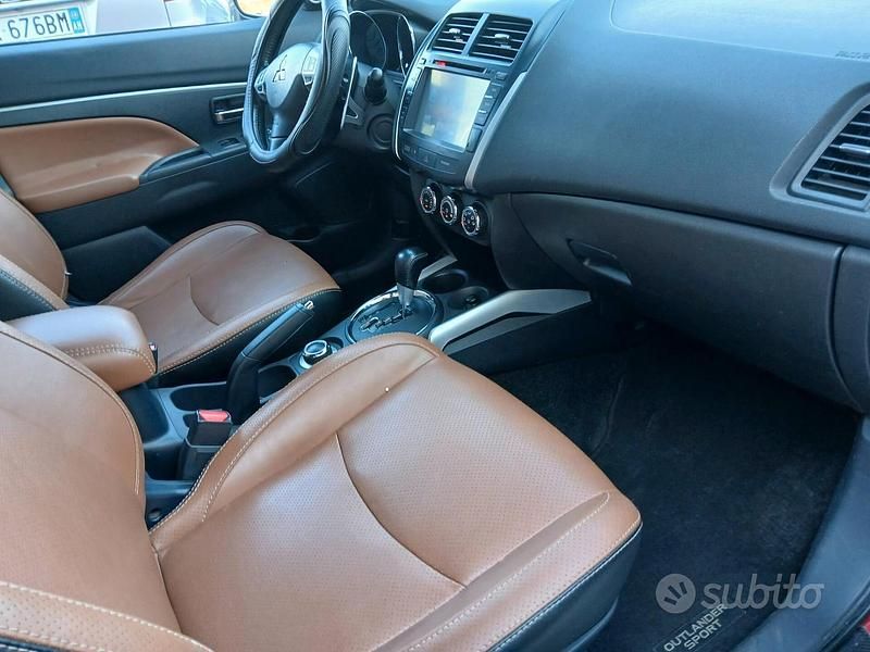 Usata Mitsubishi Outlander 149 CV (109 kW) 2013 Rosso SUV