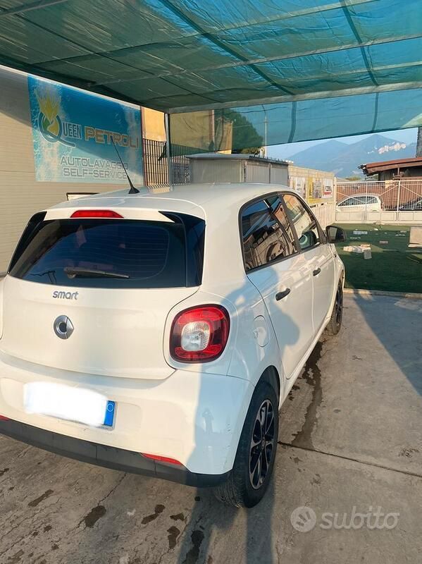 Usata Smart ForFour 71 CV (52 kW) 2016 Bianco Utilitaria