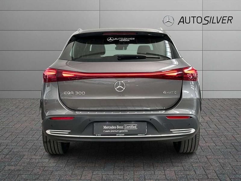 Usata Mercedes EQA300 Progressive 167 kW (228 CV) 2024 Grigio / metallizzato SUV