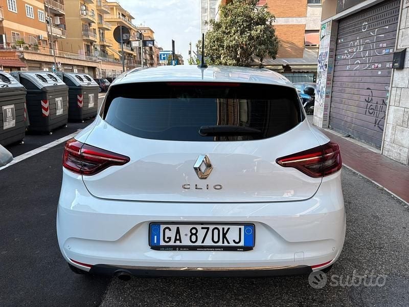 Usata Renault Clio V 101 CV (74 kW) 2020 Bianco Utilitaria
