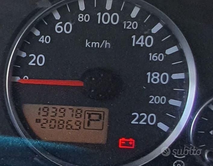 Usata Nissan Pathfinder 174 CV (127 kW) 2008 Grigio SUV