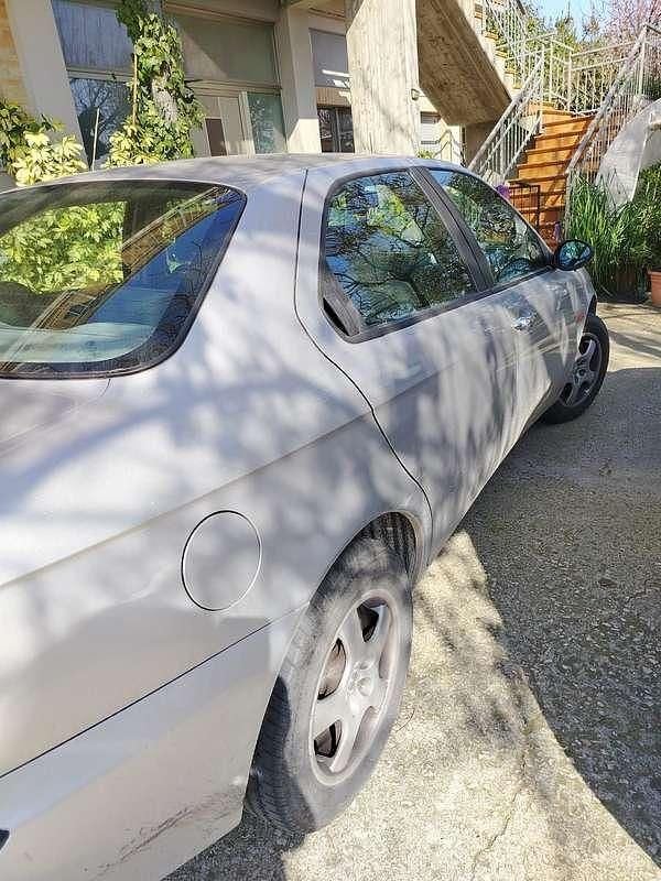 Usata Alfa Romeo 156 Progression 144 CV (105 kW) 2000 Argento Berlina