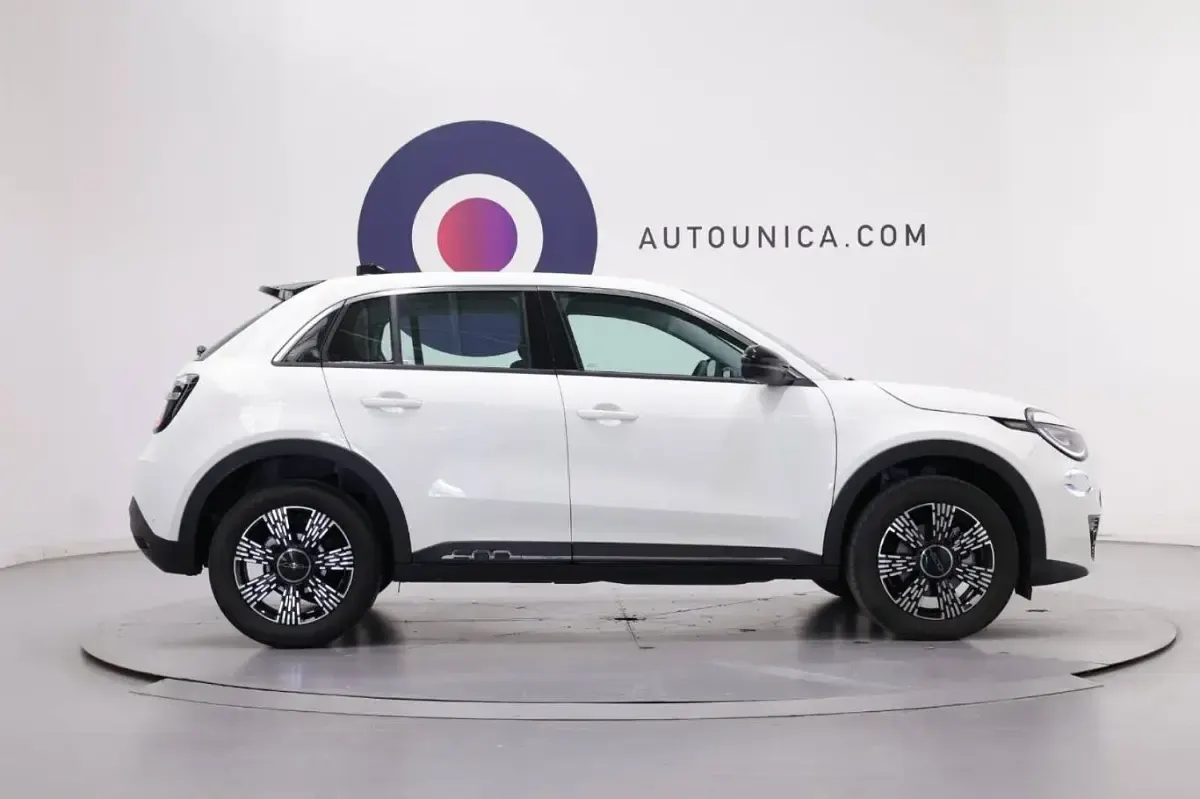 Usata Fiat 600 101 CV (74 kW) 2025 Bianco SUV