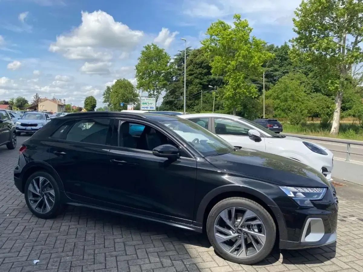 Nuova Audi A3 Advanced 150 CV (110 kW) 2025 Nero Berlina