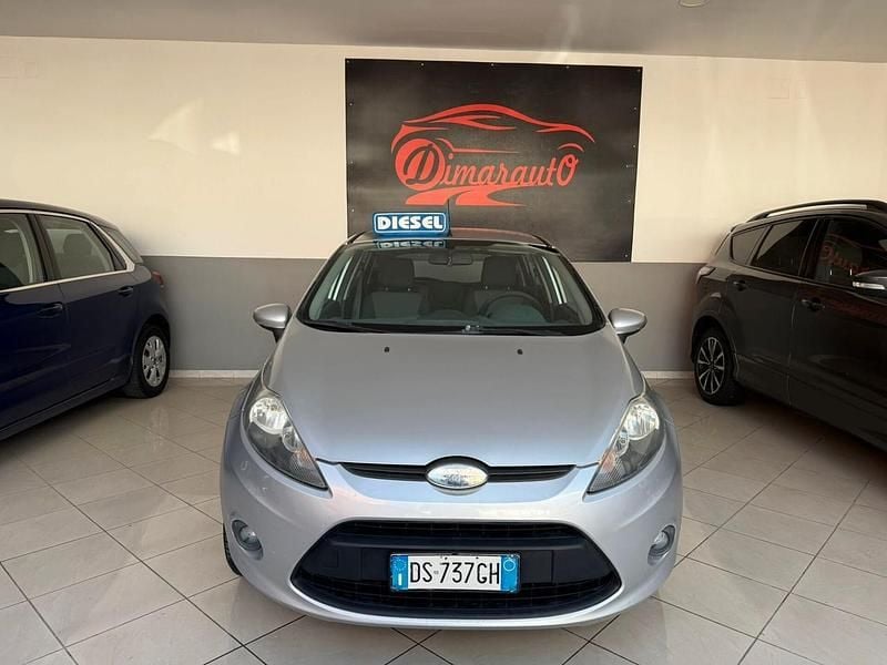 Grigio Usata 2008 Ford Fiesta Tre volumi | 3799 € (Molto cara) - Immagine 1/4