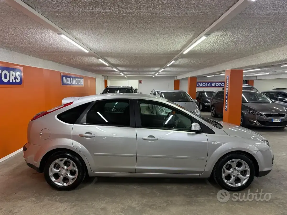 Usata Ford Focus 109 CV (80 kW) 2007 Grigio Berlina