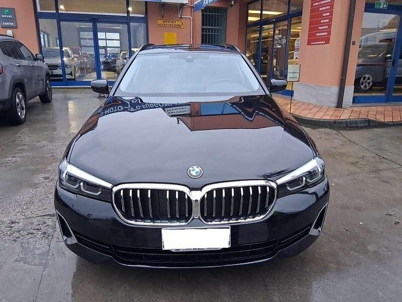 Usata BMW 520 Luxury Line 190 CV (139 kW) 2021 Nero Station wagon