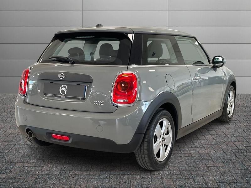 Begagnad Mini ONE 75 HK (55 kW) 2020 Grå Halvkombi
