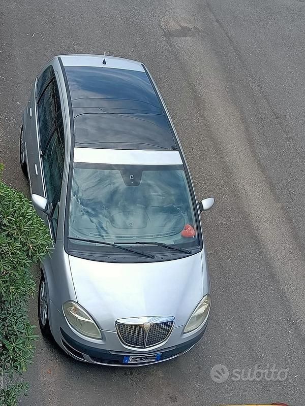 Usata Lancia Musa 2005 Grigio Monovolume