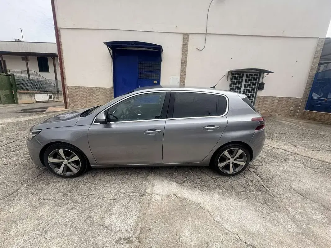 Usata Peugeot 308 GT-line 131 CV (96 kW) 2018 Berlina
