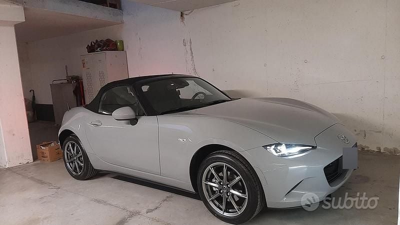 Usata Mazda MX5 132 CV (97 kW) 2025 Grigio Cabrio