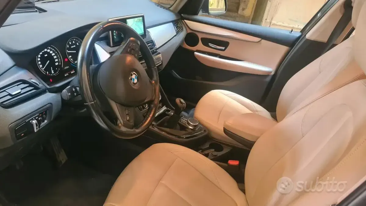 Usata BMW 218 140 CV (102 kW) 2018 Grigio Monovolume