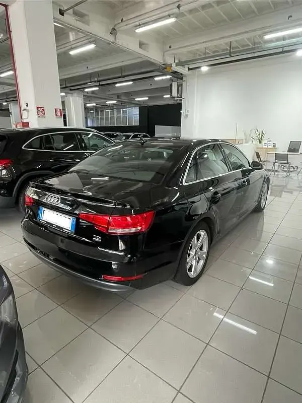 Usata Audi A4 Business 190 CV (139 kW) 2018 Berlina