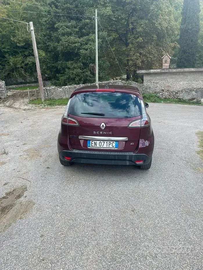Usata Renault Scénic III 131 CV (96 kW) 2012 Nero Monovolume