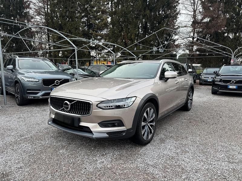 Usata Volvo V90 CC Ultimate 197 CV (144 kW) 2022 Bronzo Station wagon