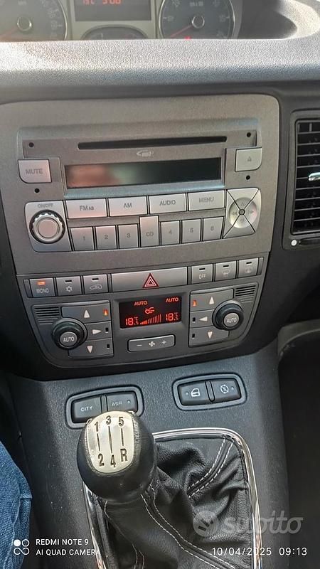 Usata Lancia Musa 95 CV (69 kW) 2010 Grigio Monovolume