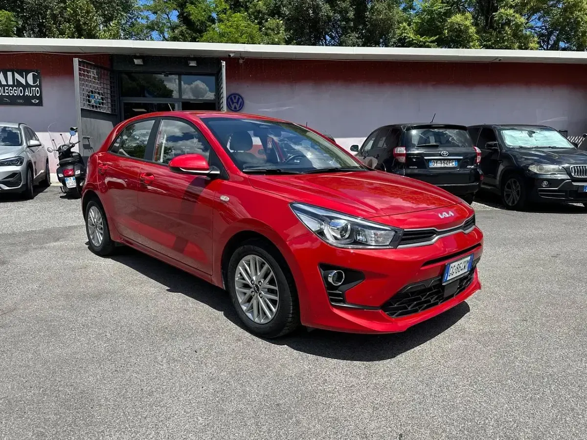 Usata Kia Rio Style 101 CV (74 kW) 2021 Rosso Berlina
