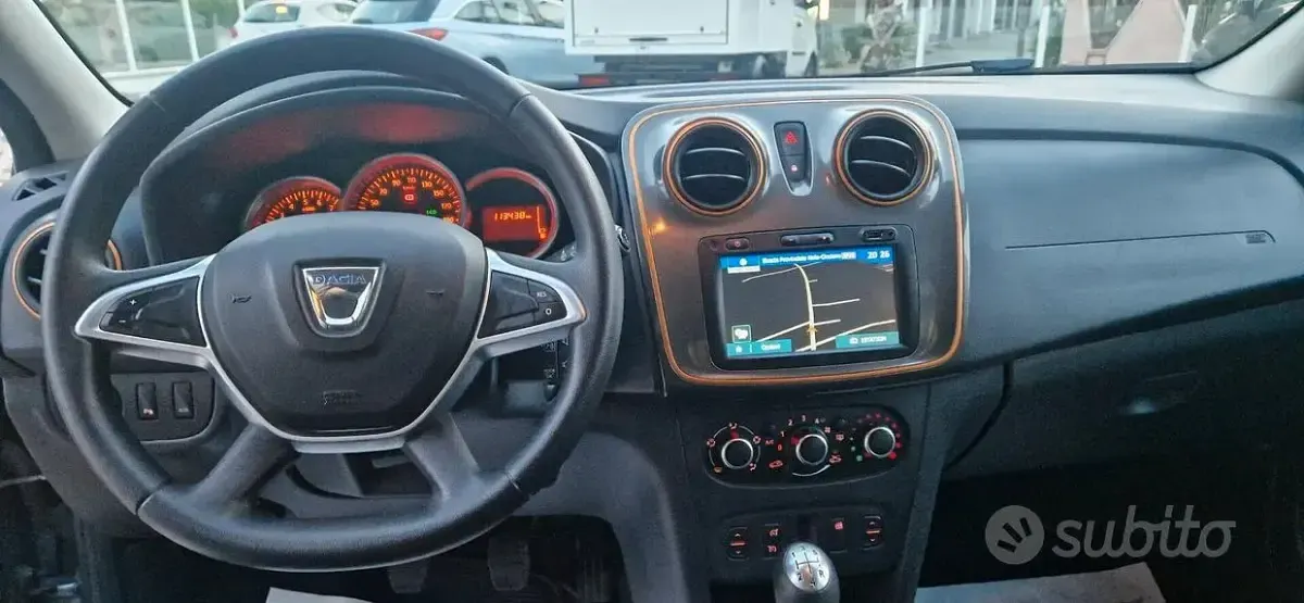 Usata Dacia Sandero Stepway 90 CV (66 kW) 2017 Grigio Berlina
