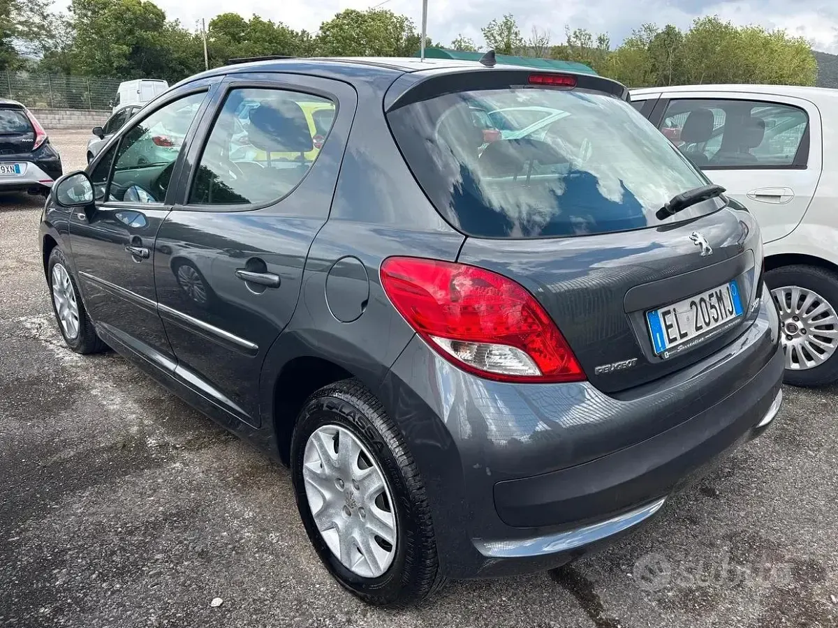 Usata Peugeot 207 68 CV (50 kW) 2012 Grigio Berlina