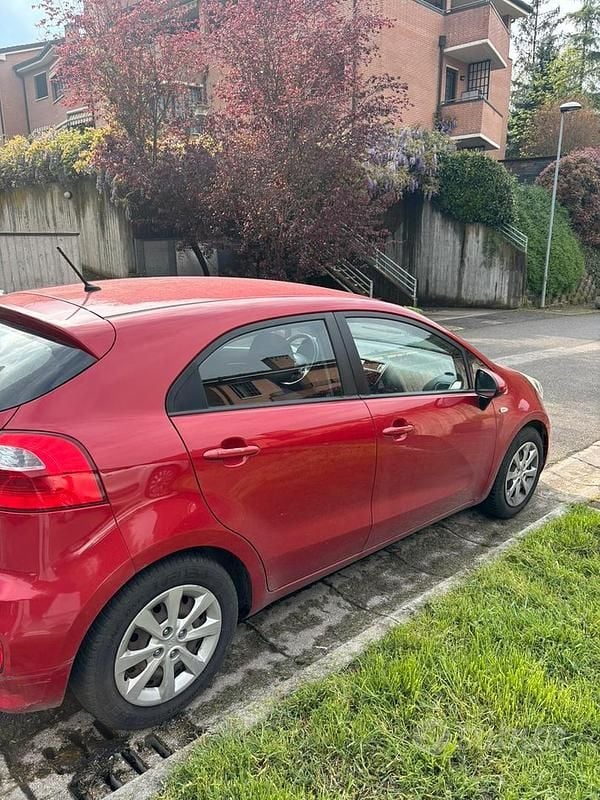 Usata Kia Rio Active 75 CV (55 kW) 2016 Utilitaria