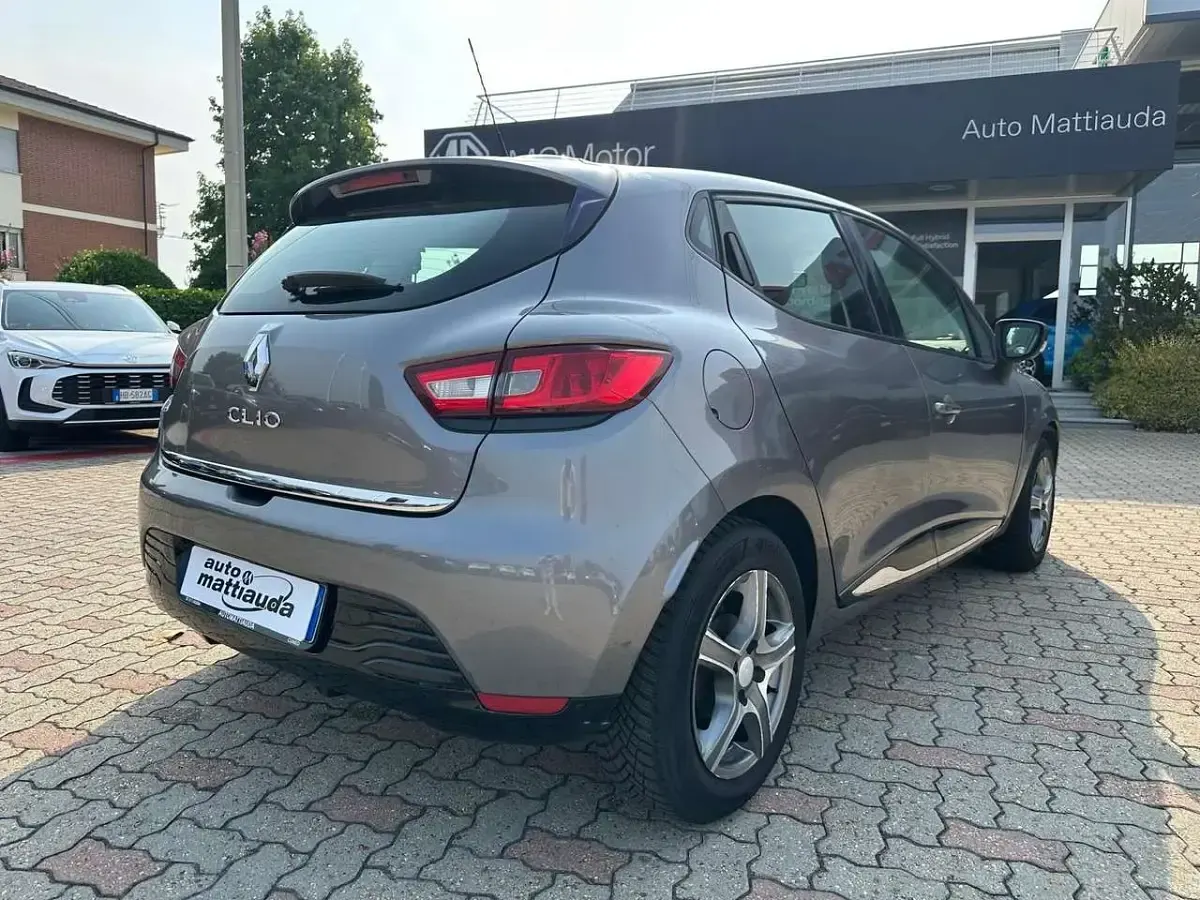 Usata Renault Clio 75 CV (55 kW) 2015 Grigio Utilitaria