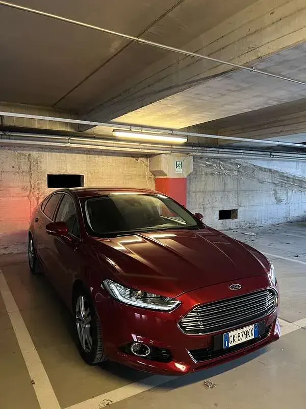 Usata Ford Mondeo Business Edition 180 CV (132 kW) 2015 Rosso Berlina