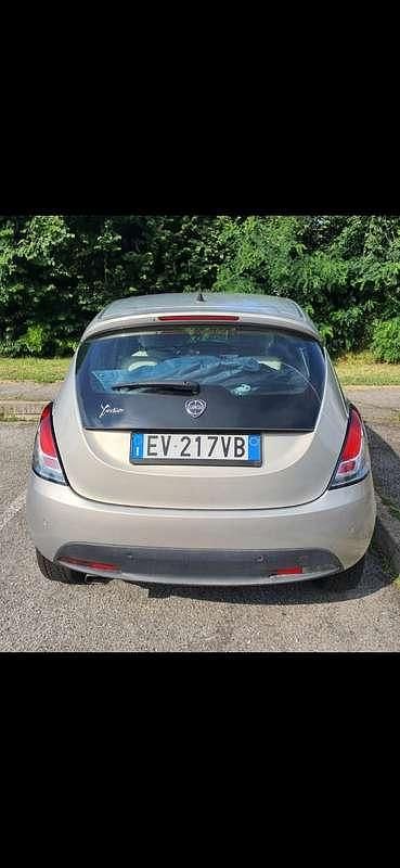 Usata Lancia Ypsilon Gold 69 CV (50 kW) 2014 Utilitaria